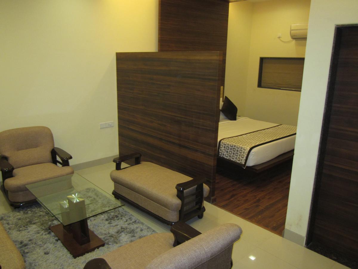 Vijaya Tej Clarks Inn Patna  Buitenkant foto